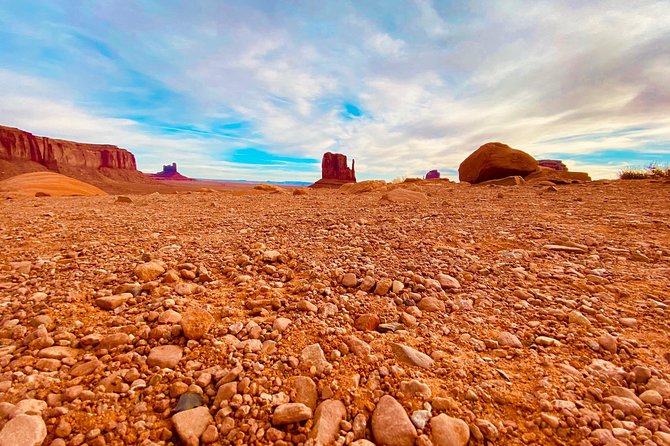 Monument Valley Backcountry Tour - Arches, music, and the most personal part of the ride