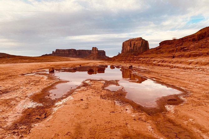 Monument Valley Backcountry Tour - Petroglyphs and ruins show an older human story