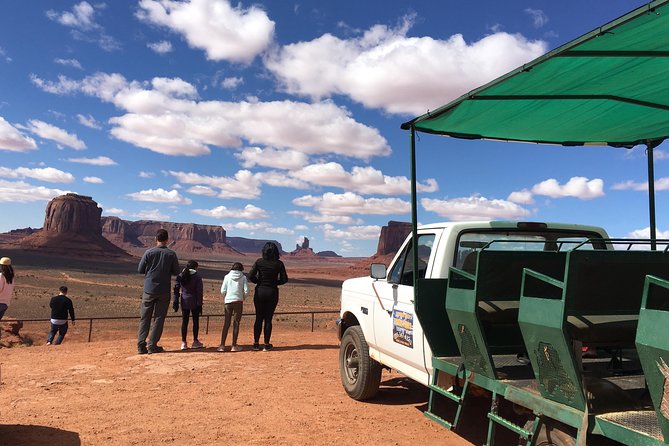 Monument Valley Extended Backcountry Tour - Totem Pole Monument, Sand Springs, and the final viewpoints