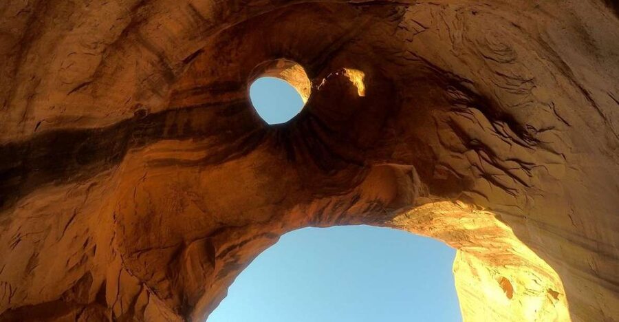 Monument Valley: Scenic 2.5-Hour Guided Tour - Meeting your guide west of The View Hotel
