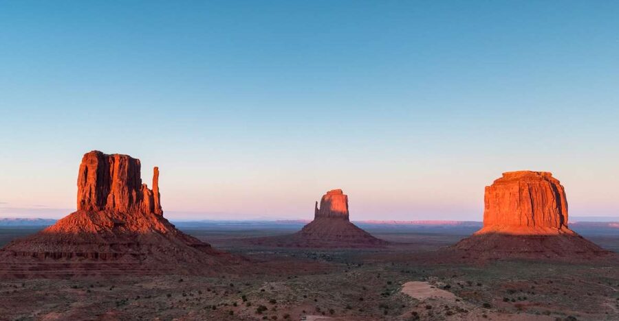 Monument Valley: Sunset Tour with Navajo Guide - Moccasin Arch and Suns Eye