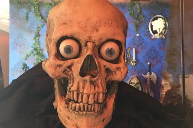 Murder & Mayhem Haunted History Walking Tour - The guides shape the whole evening