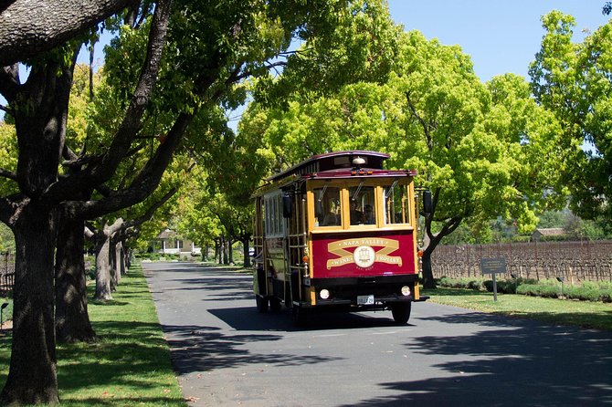 Napa Valley Wine Trolley Classic Tour - Lunch in the vineyard can be the day’s high point