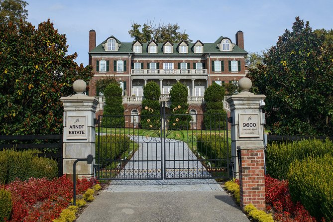 Nashville "Homes Of The Stars" Narrated Bus Tour with 30+ Celebrity Homes - Downtown landmarks included along the way