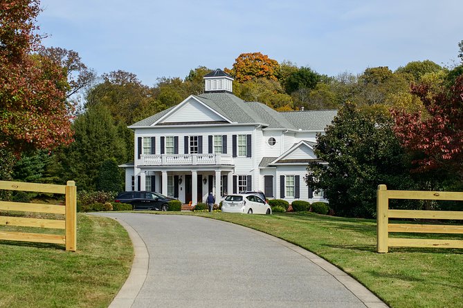 Nashville "Homes Of The Stars" Narrated Bus Tour with 30+ Celebrity Homes - Is $69.95 a fair price?