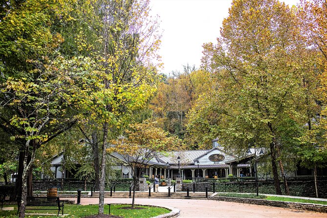 Nashville to Jack Daniel's Distillery Bus Tour + Whiskey Tastings - Who will enjoy this tour most?