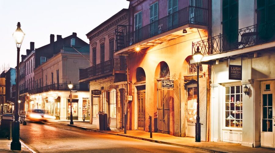 New Orleans: 2-Hour Ghosts & Vampires Walking Tour - Group size, timing, and pace