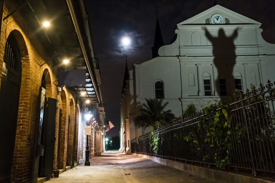 New Orleans: 2-Hour Ghosts & Vampires Walking Tour - Starting at Voodoo Lounge on Rampart Street