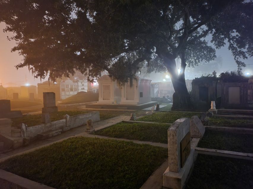 New Orleans: Cemetery Bus Tour At Dark with Exclusive Access - Key points to know before you book