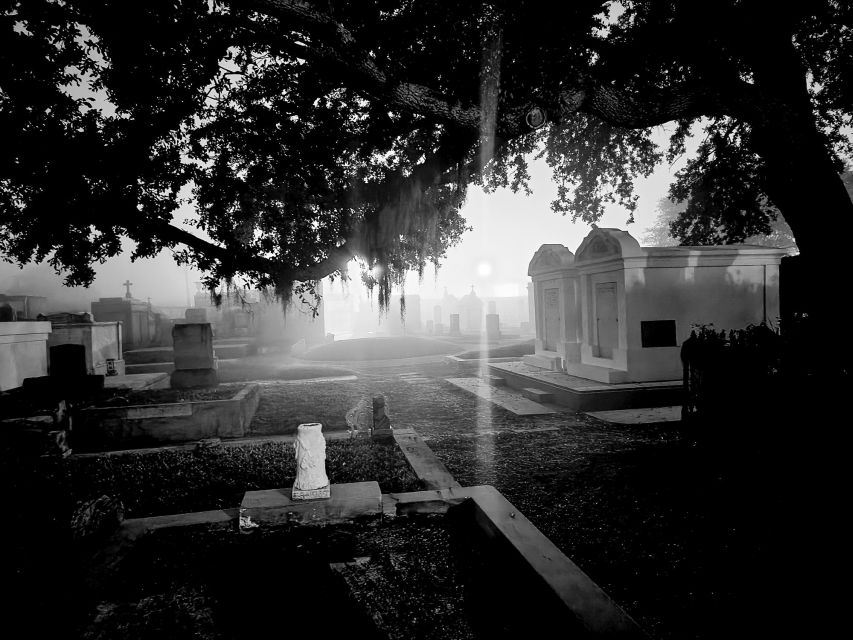 New Orleans: Cemetery Bus Tour At Dark with Exclusive Access - Starting with a drink near the French Quarter