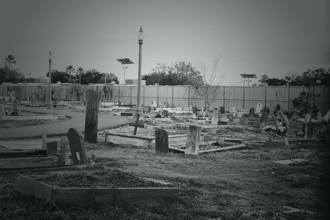New Orleans Cemetery Bus Tour with Exclusive Cemetery Access - How much history and how much ghost hunting?