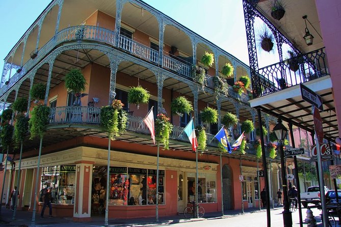 New Orleans City and Cemetery Bus Tour - A quick city orientation in 2 hours and 15 minutes