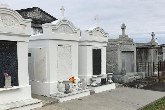 New Orleans City and Cemetery Sightseeing Tour - Why this tour works as a New Orleans introduction