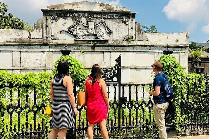 New Orleans City and Cemetery Tour with Garden District Stroll - Inside St. Louis Cemetery No. 3