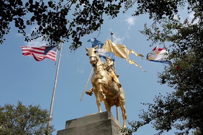 New Orleans City Sightseeing Hop-On Hop-Off Bus Tour - Poydras, Lafayette Square, and St. Charles Avenue