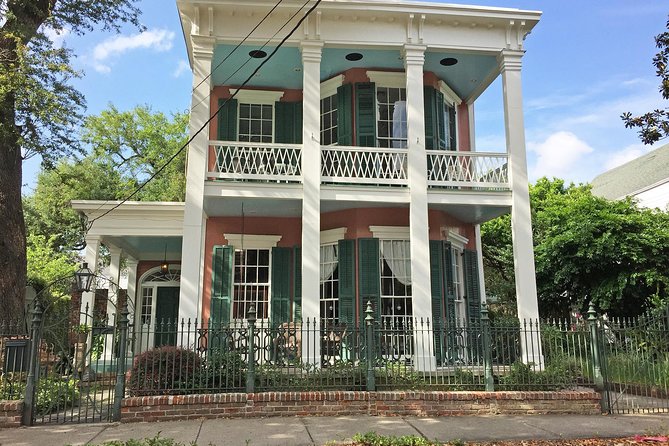 New Orleans City Tour: French Quarter, Garden District & Cemetery - Frenchmen Street, the local music option