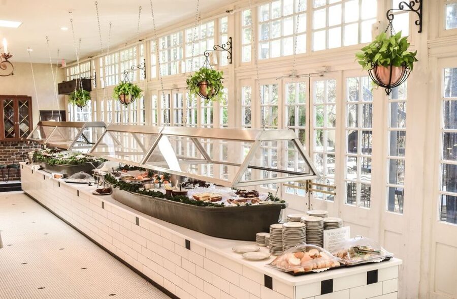 New Orleans: 'Court of Two Sisters' Jazz Brunch Buffet - Key points to know before booking