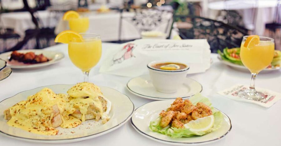 New Orleans: 'Court of Two Sisters' Jazz Brunch Buffet - Why this brunch works so well in the French Quarter