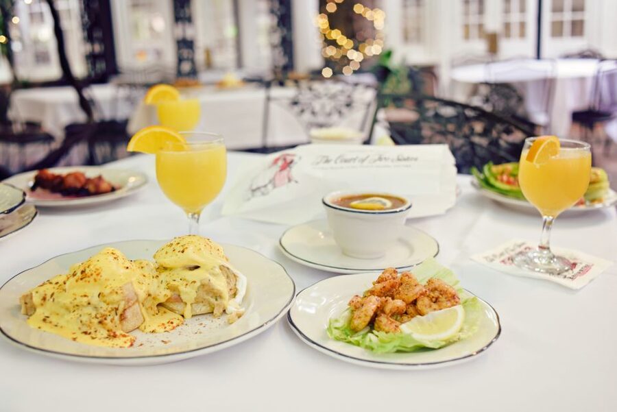 New Orleans: 'Court of Two Sisters' Jazz Brunch Buffet - Breakfast begins with familiar Southern favorites