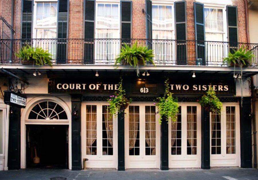 New Orleans: 'Court of Two Sisters' Jazz Brunch Buffet - Louisiana specialties worth trying