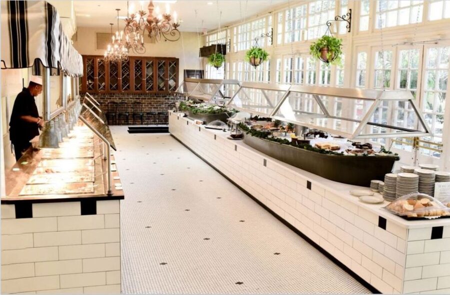 New Orleans: 'Court of Two Sisters' Jazz Brunch Buffet - Checking in on Royal Street