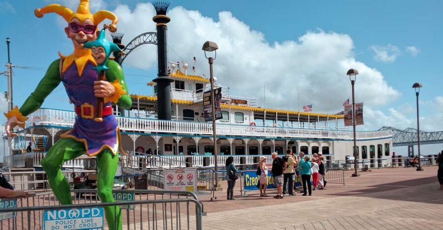 New Orleans: Creole Queen History Cruise with Optional Lunch - From the Riverwalk to the lower Mississippi
