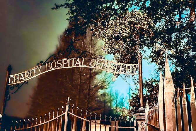 New Orleans Dead of Night Ghosts and Cemetery Bus Tour - How spooky is it, really?