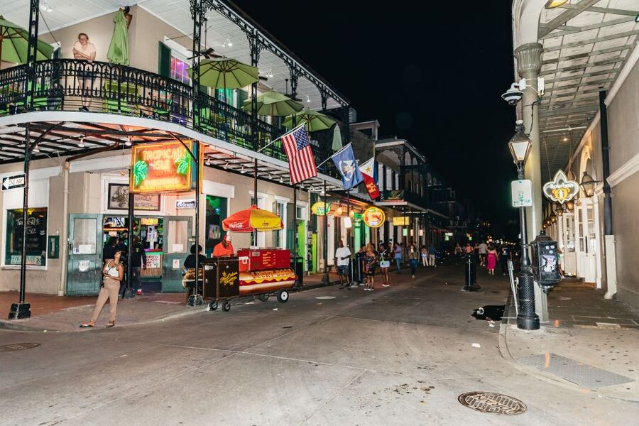 New Orleans: French Quarter Ghost Tour with Interior Visit - Why the private haunted building changes the experience