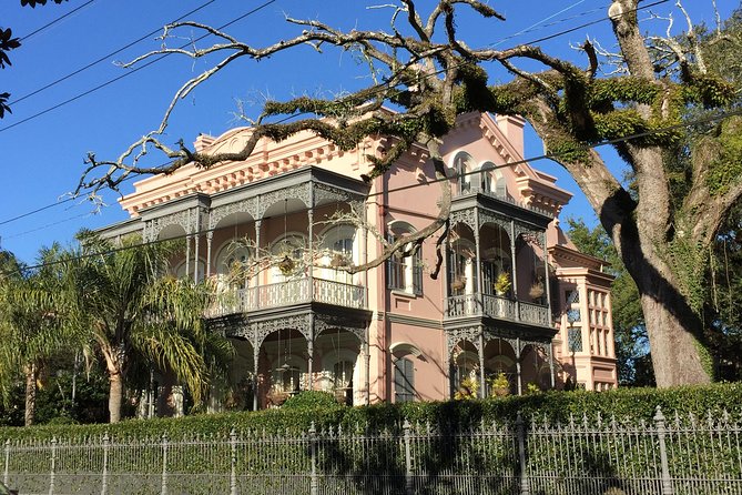 New Orleans Garden District Architecture Tour - Commanders Palace and the social side of the district