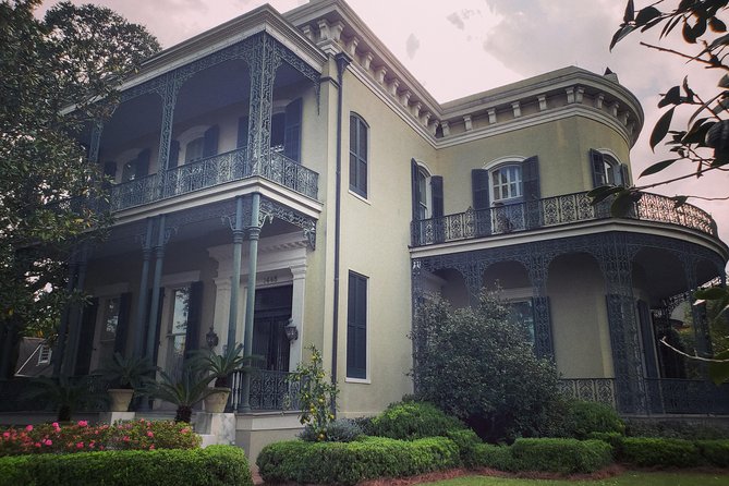 New Orleans Garden District History Walking Tour - Why the small group matters