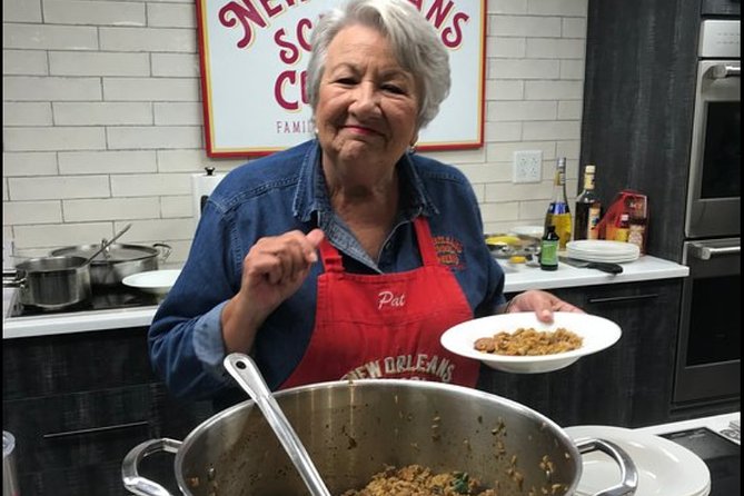 New Orleans Hands-On Cooking Class with Meal - A meal with local drinks included