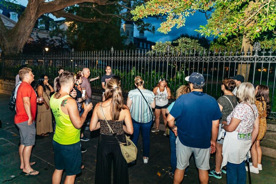 New Orleans: Haunted Pub Crawl - Pirates Alley and the smaller stops