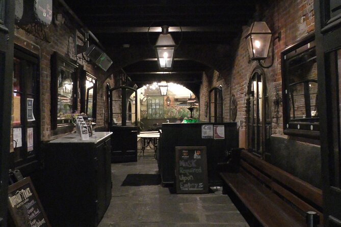 New Orleans Lewd Spirits Haunted Tour with Bar Stops - How much ghost story, how much true crime