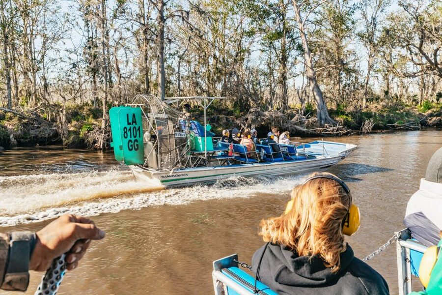New Orleans: Oak Alley Plantation & Airboat Swamp Combo Tour - Hotel pickup and the road out of New Orleans
