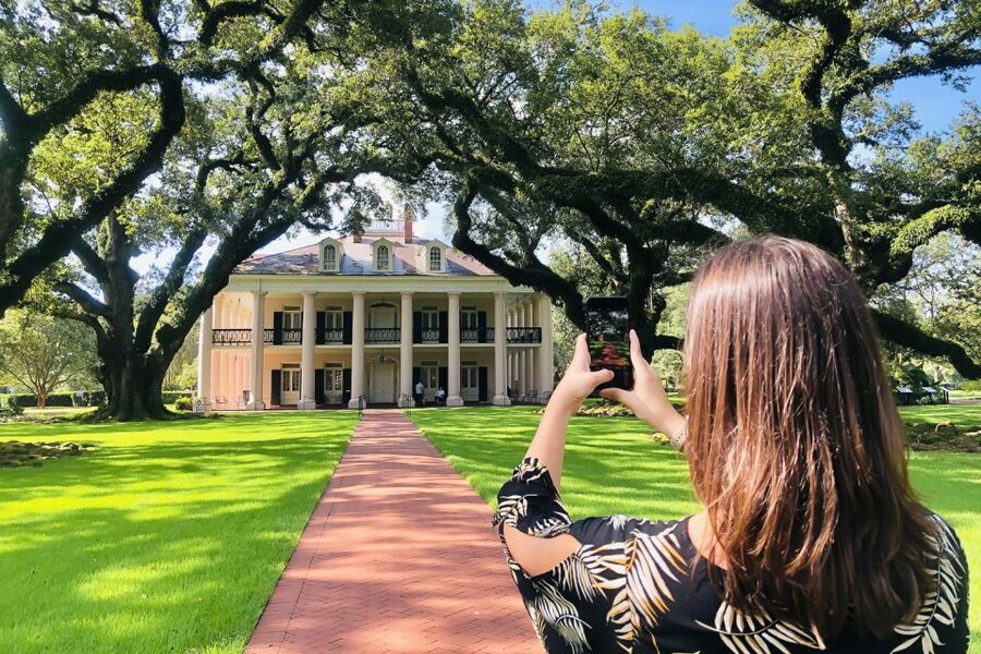 New Orleans: Oak Alley Plantation Tour with Transportation - Entering Oak Alley’s 1839 Big House