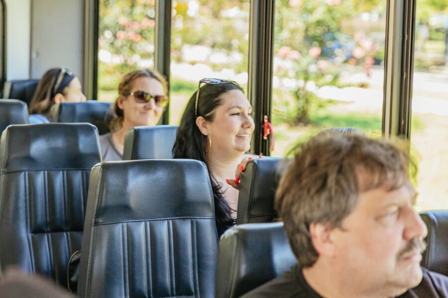 New Orleans: Sightseeing Bus Tour - Guides, driving, and comfort on board