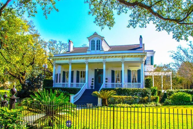 New Orleans Small-Group City Tour by Van - Cemetery traditions at Lake Lawn Metairie