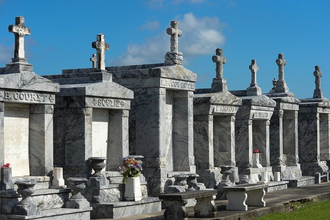 New Orleans St. Louis Cemetery No. 3 Walking Tour - The unusual people behind the tombs