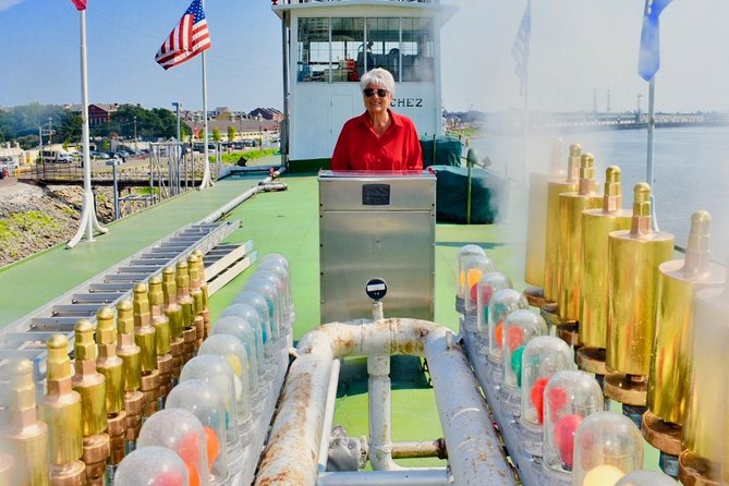New Orleans Steamboat Natchez Jazz Cruise - Deciding on the Creole buffet lunch