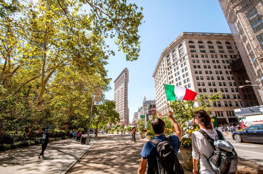 New York City: Bus Tour from Manhattan - Flatiron Building and the move toward downtown