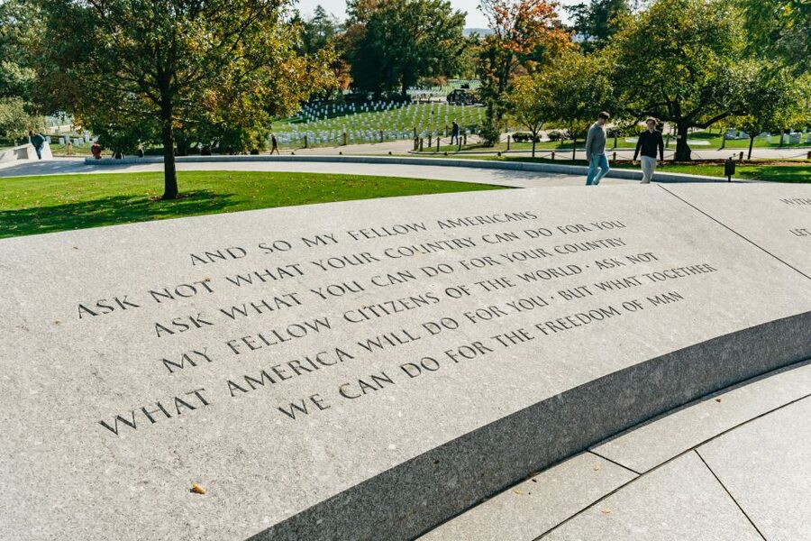 New York City: Full-Day Washington DC City Highlights Tour - Four hours south through the Mid-Atlantic