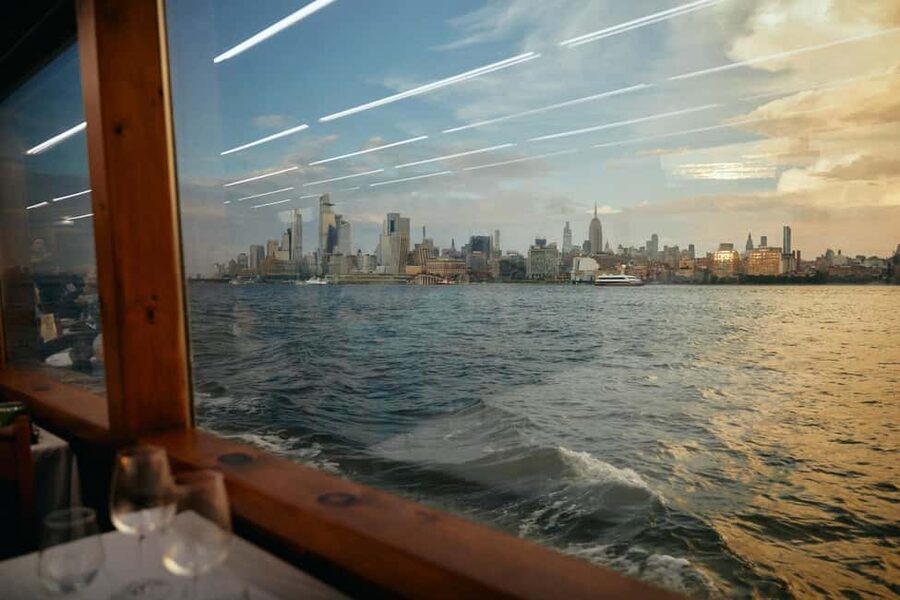 New York City: Gourmet Dinner Cruise with Live Music - Practical tips for a smoother night