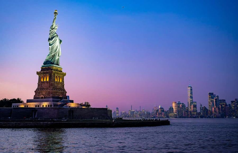 New York City: Gourmet Dinner Cruise with Live Music - Who gets the best value at $145?