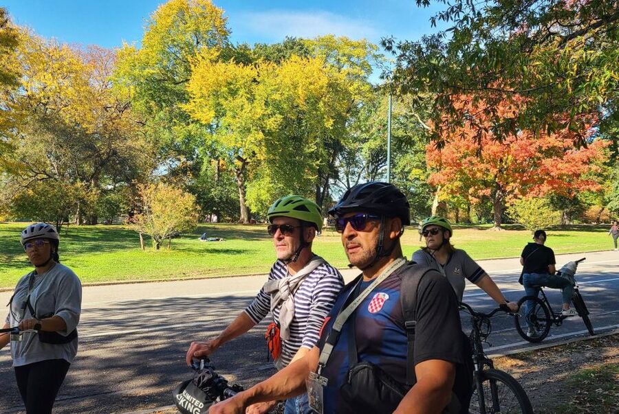 New York City: Highlights of Central Park Bike or eBike Tour - Swedish Cottage and a quieter Central Park