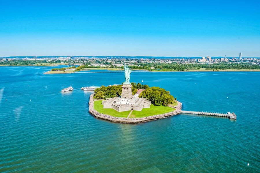 New York City: Manhattan Helicopter Tour - Empire State Building, Brooklyn Bridge, and Central Park