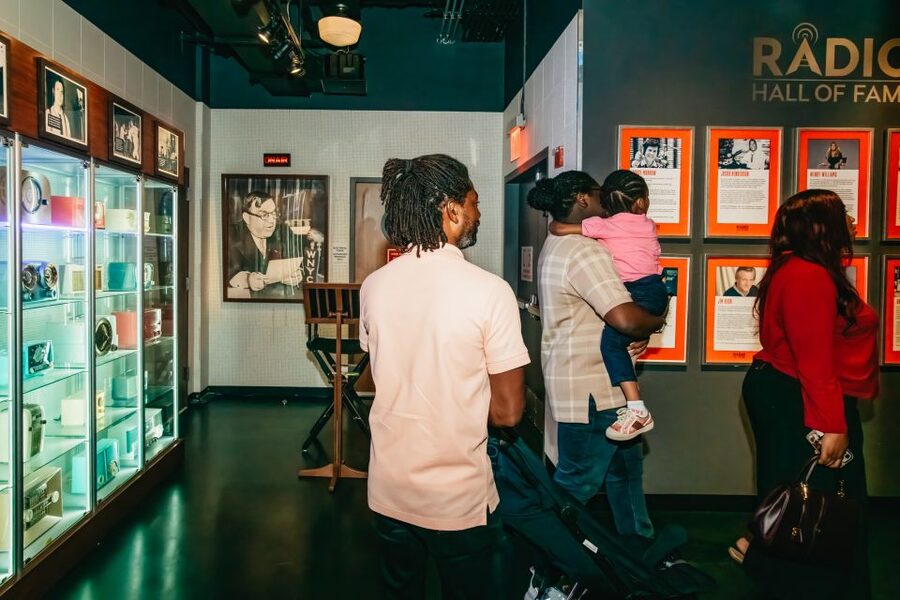 New York City: RiseNY Experience Ticket - The Galleries Turn NYC Into Pop Culture