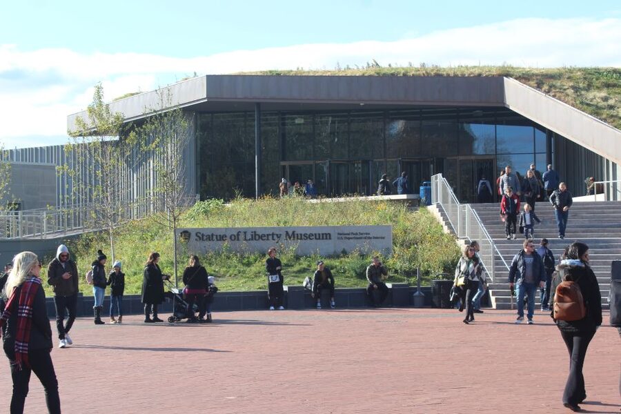 New York City: Statue of Liberty & Ellis Island Guided Tour - Practical tips for a better visit