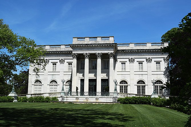 Newport Gilded Age Mansions Trolley Tour with Breakers Admission - Why this trolley tour works well in Newport