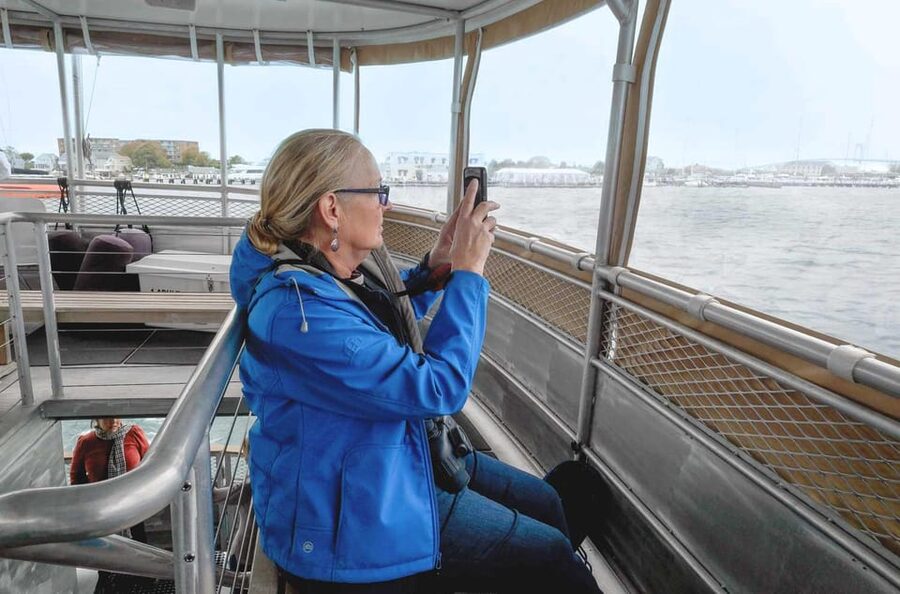 Newport, Rhode Island: Scenic Narragansett Bay Cruise - Live Commentary Instead of an Audio App