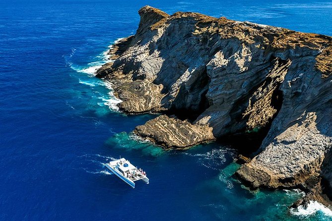 Ni'ihau and Na Pali Coast Snorkel Boat Tour - The Na Pali Coast from sea level